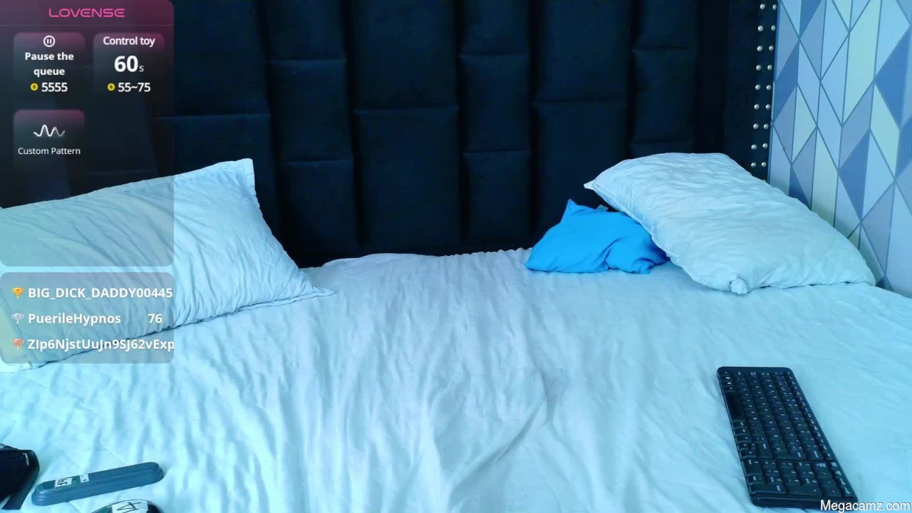 Hornybarelylegalgirl